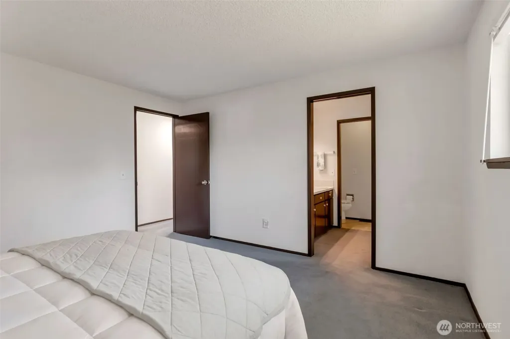 18925 49th Place W Lynnwood WA 98036