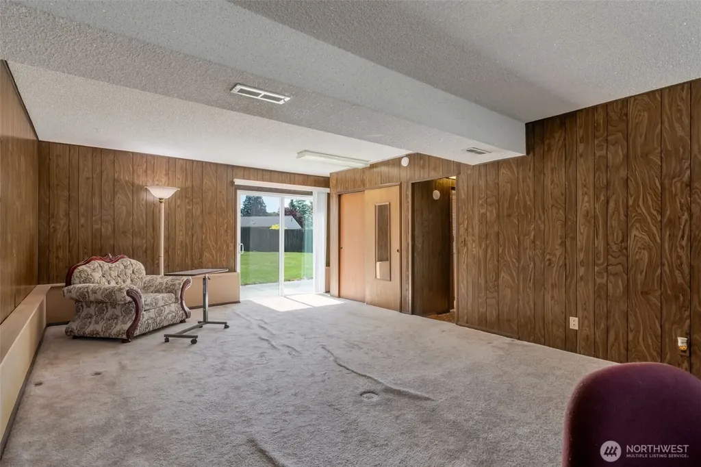 18925 49th Place W Lynnwood WA 98036
