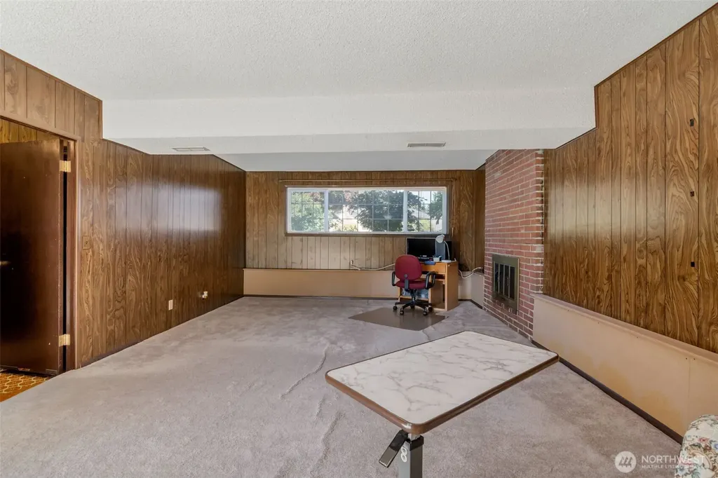 18925 49th Place W Lynnwood WA 98036