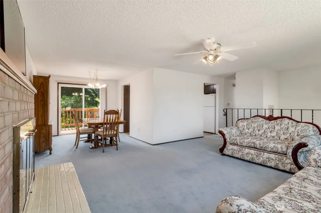 18925 49th Place W Lynnwood WA 98036