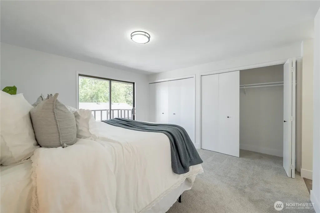216 SW 154th Street Burien WA 98166
