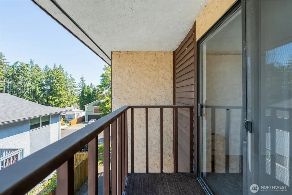 216 SW 154th Street Burien WA 98166