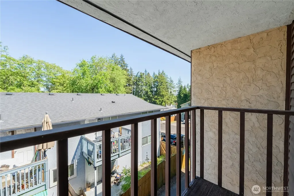 216 SW 154th Street Burien WA 98166