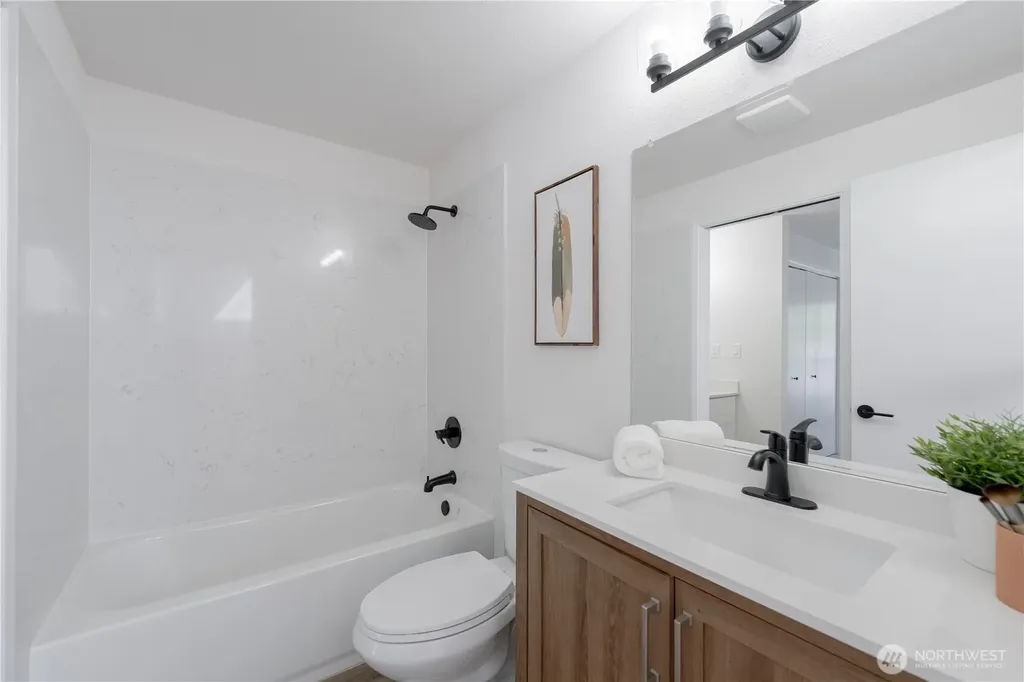 216 SW 154th Street Burien WA 98166
