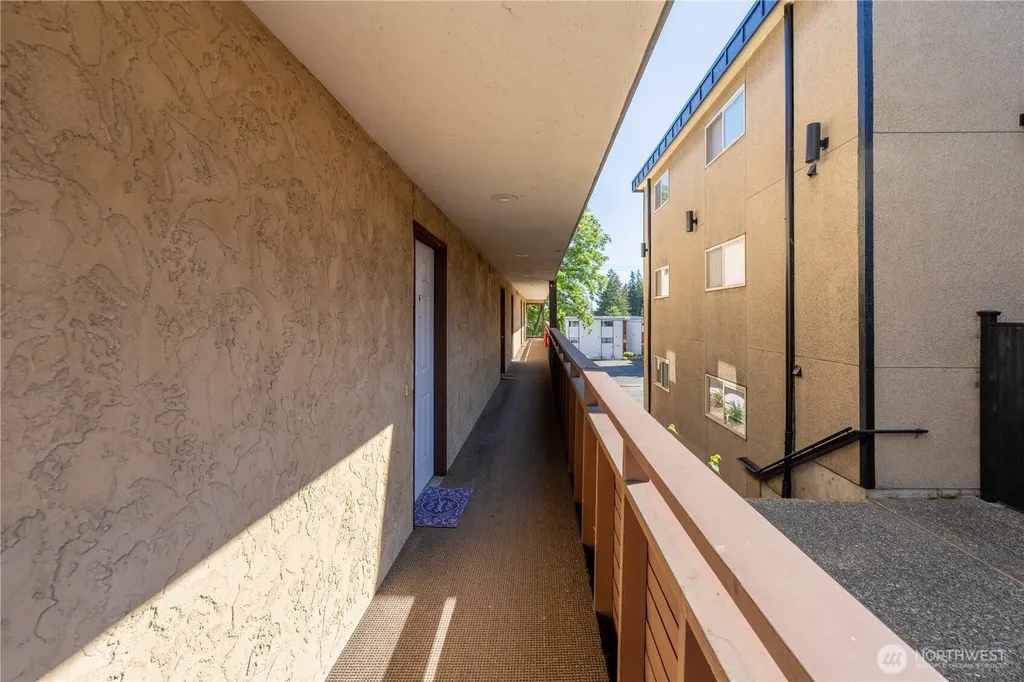 216 SW 154th Street Burien WA 98166