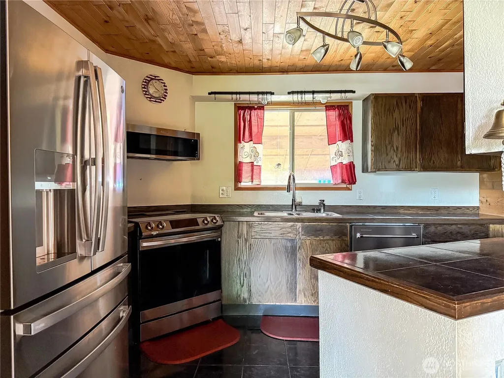 359 Otsego Street SW Ocean Shores WA 98569