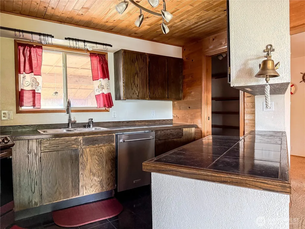359 Otsego Street SW Ocean Shores WA 98569