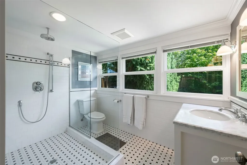 4010 Ashworth Avenue N Seattle WA 98103