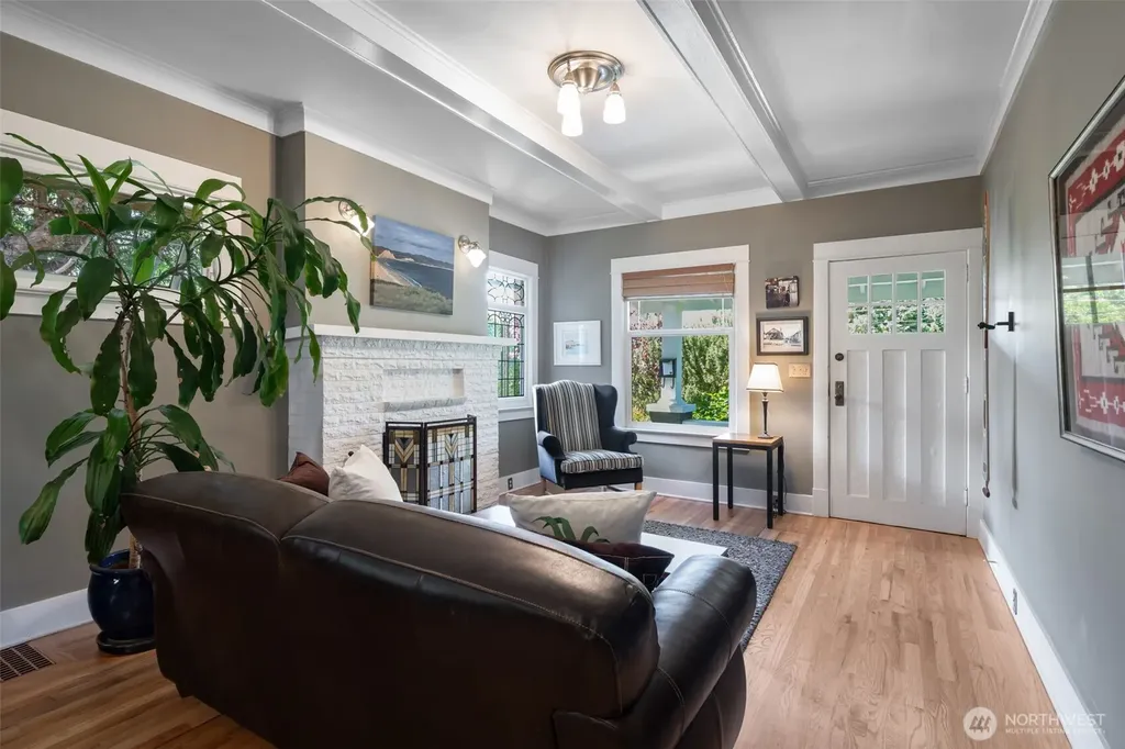 4010 Ashworth Avenue N Seattle WA 98103