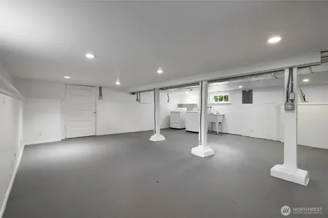 4010 Ashworth Avenue N Seattle WA 98103