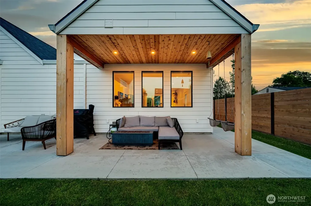 750 Washington Street Woodland WA 98674