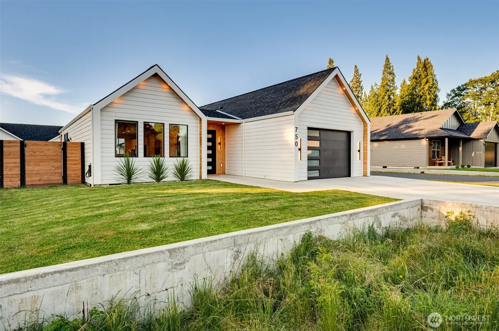 750 Washington Street Woodland WA 98674