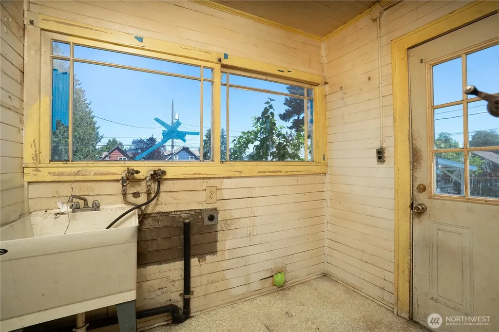 511 S 35th Street Tacoma WA 98418