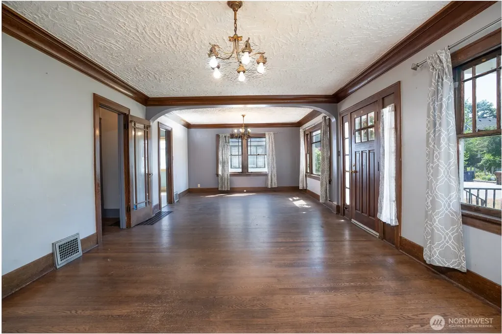 511 S 35th Street Tacoma WA 98418
