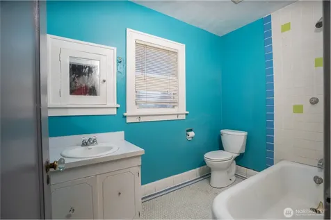 511 S 35th Street Tacoma WA 98418