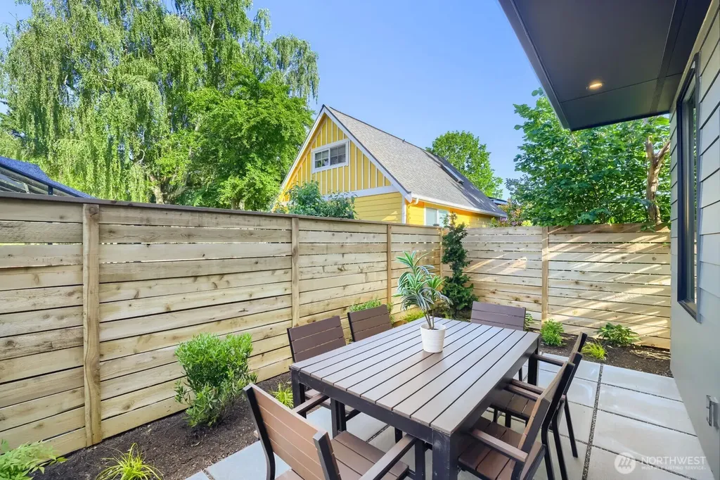 809 NE 90th Street Seattle WA 98115