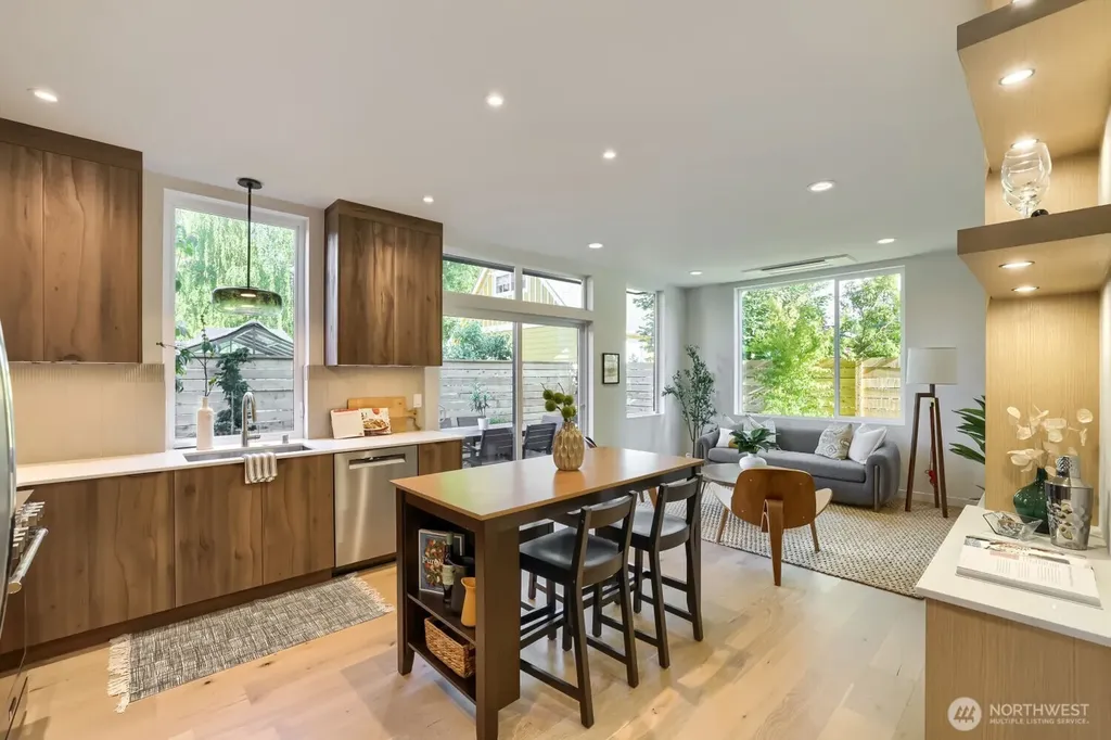 809 NE 90th Street Seattle WA 98115
