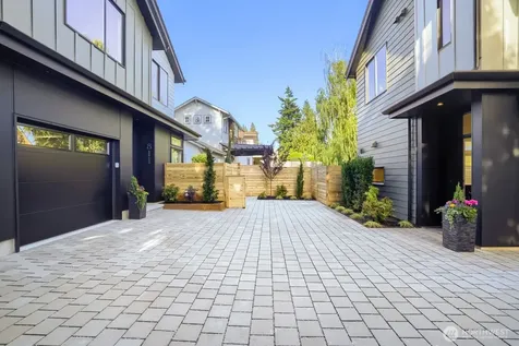 809 NE 90th Street Seattle WA 98115
