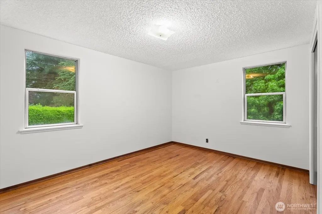 11857 22nd Avenue SW Burien WA 98146