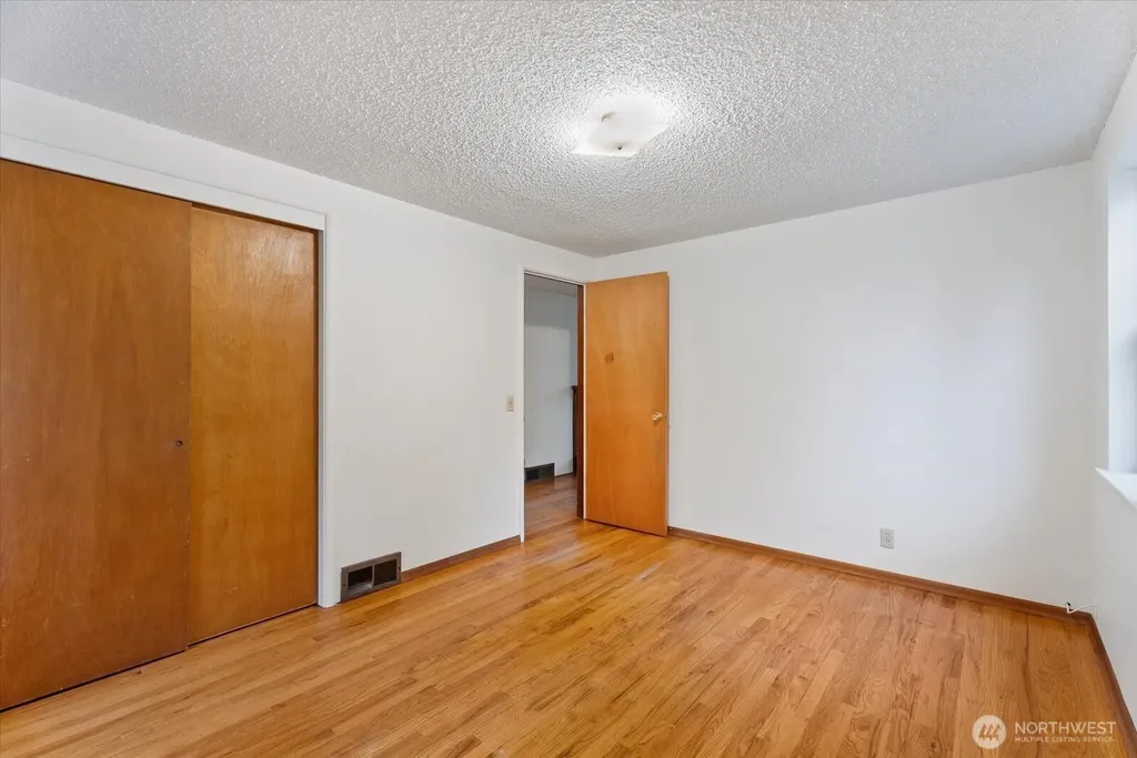 11857 22nd Avenue SW Burien WA 98146