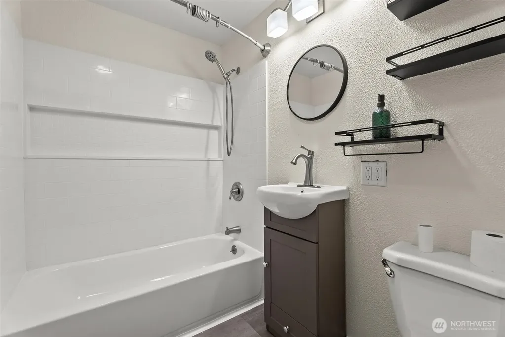 11857 22nd Avenue SW Burien WA 98146