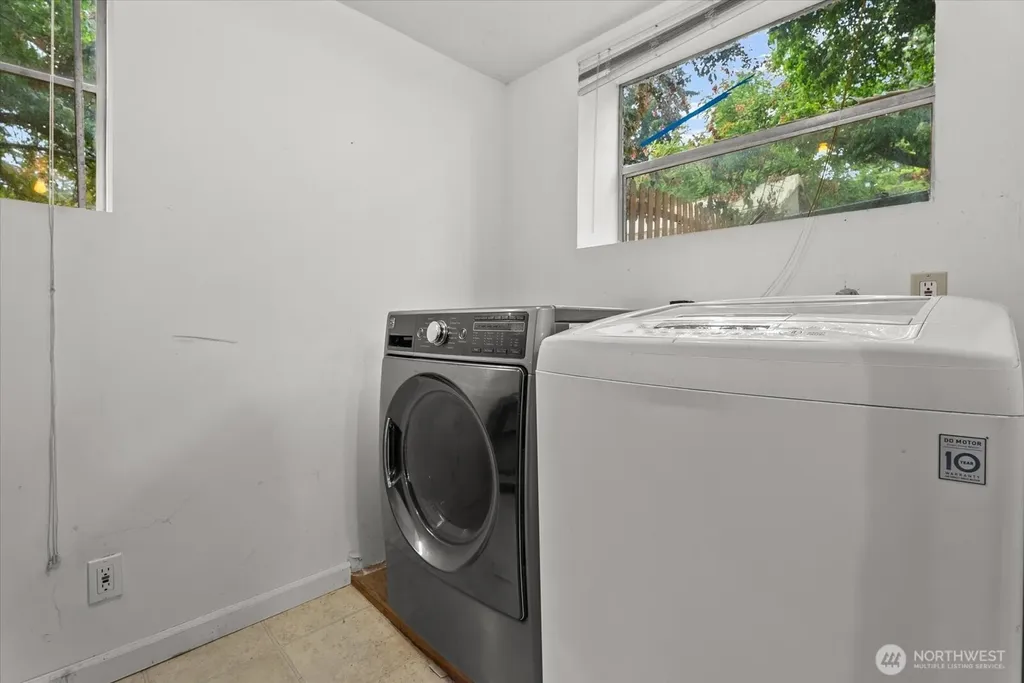 11857 22nd Avenue SW Burien WA 98146