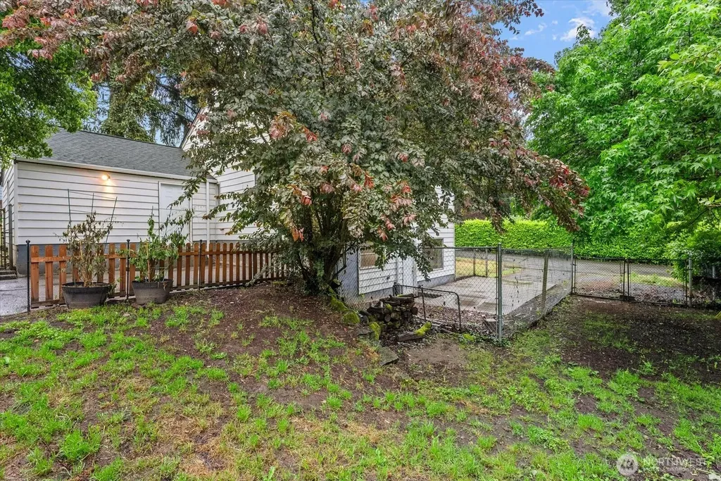 11857 22nd Avenue SW Burien WA 98146