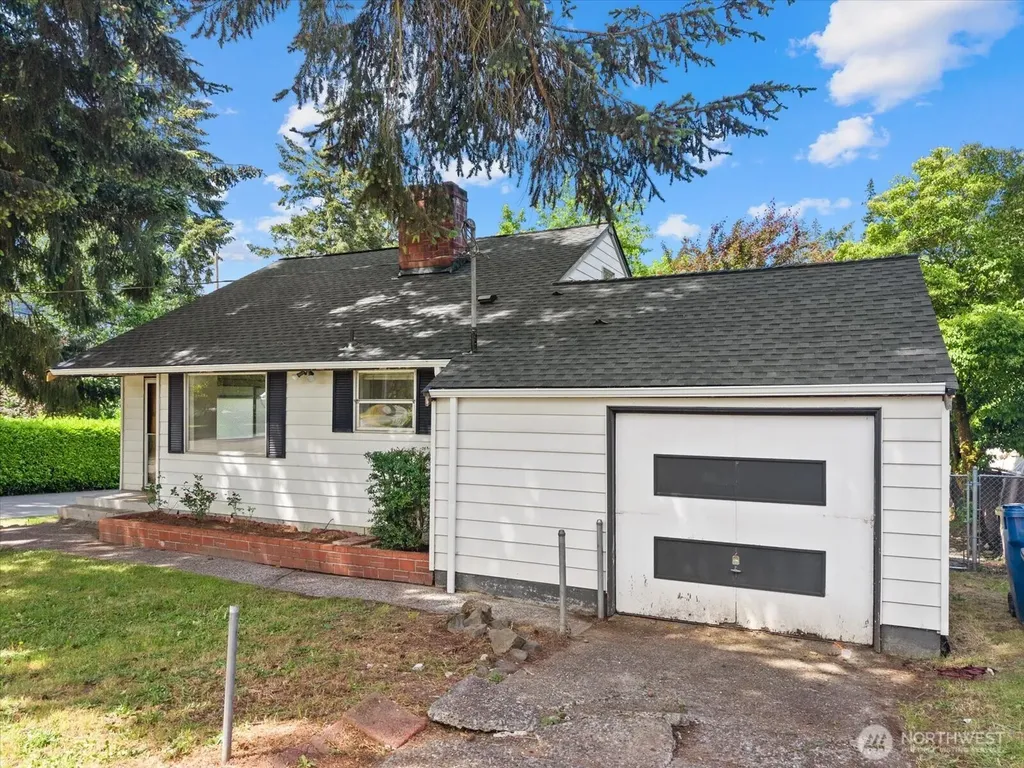 11857 22nd Avenue SW Burien WA 98146