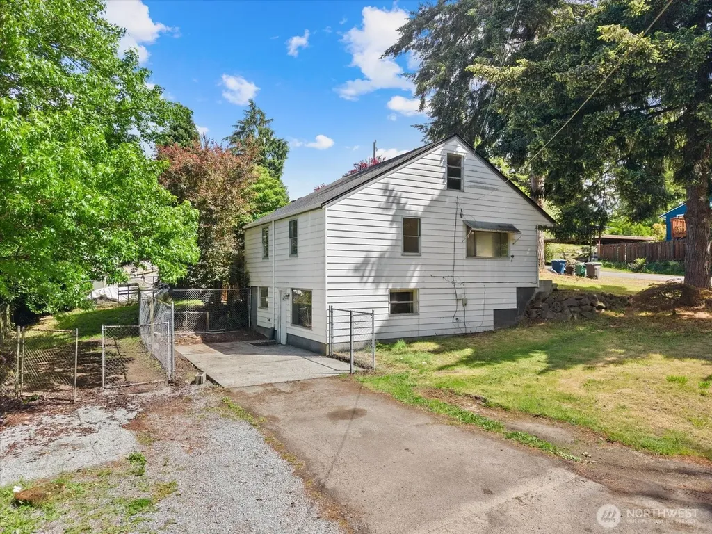 11857 22nd Avenue SW Burien WA 98146