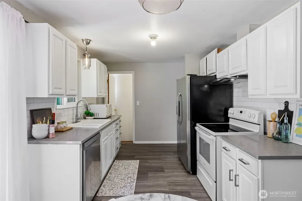 30108 2nd Avenue SW Federal Way WA 98023