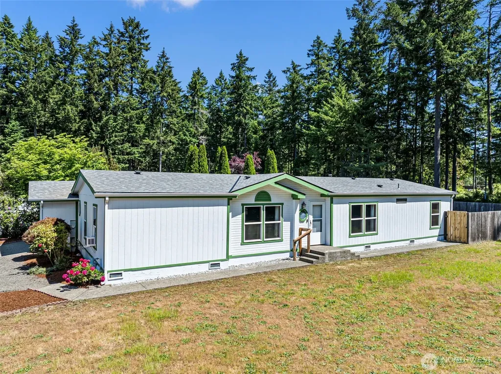 2084 Hastings Lane SE Port Orchard WA 98367