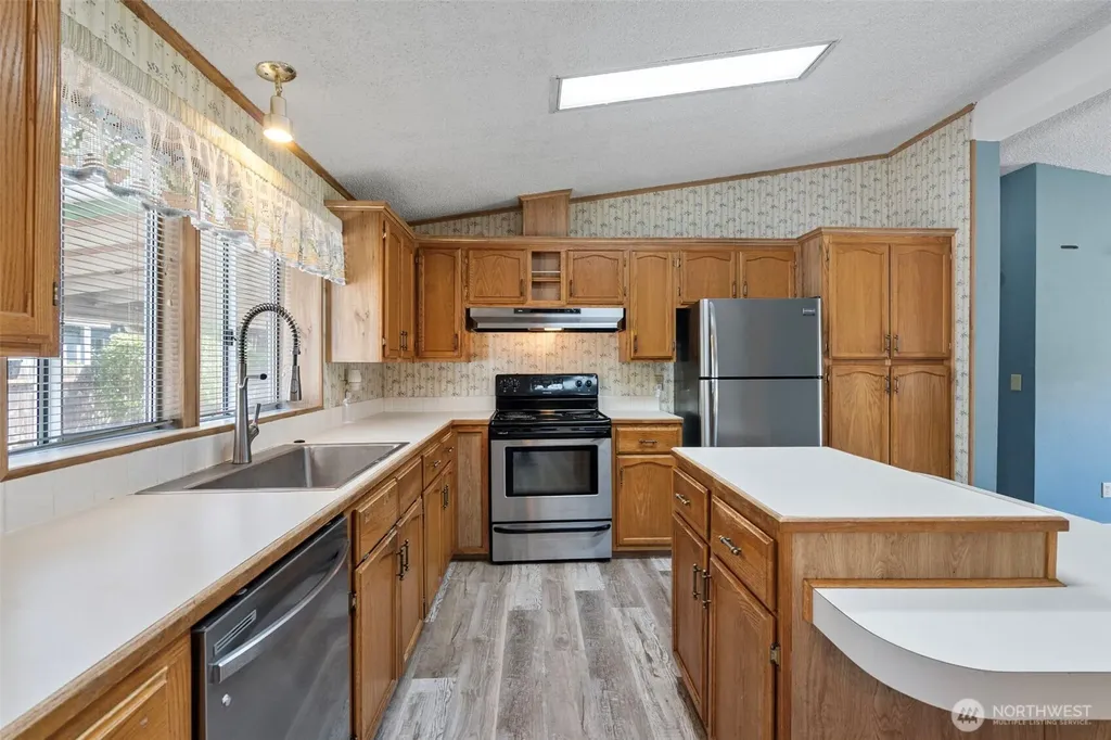 2084 Hastings Lane SE Port Orchard WA 98367