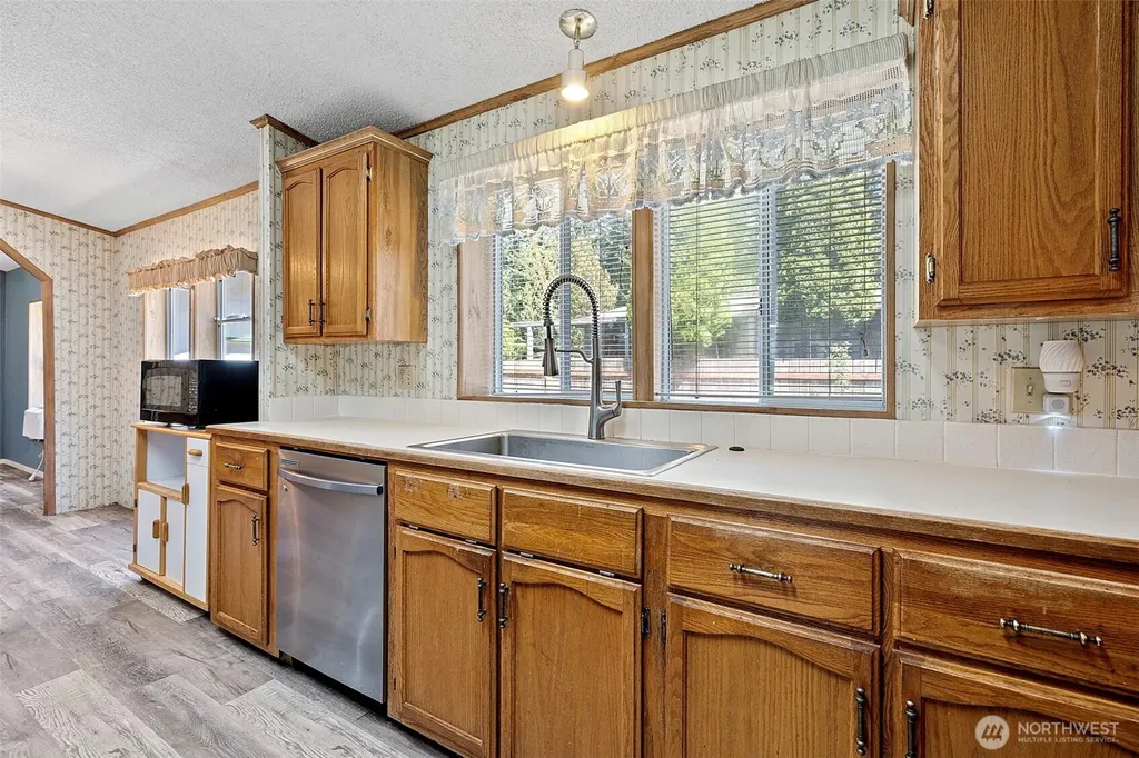 2084 Hastings Lane SE Port Orchard WA 98367