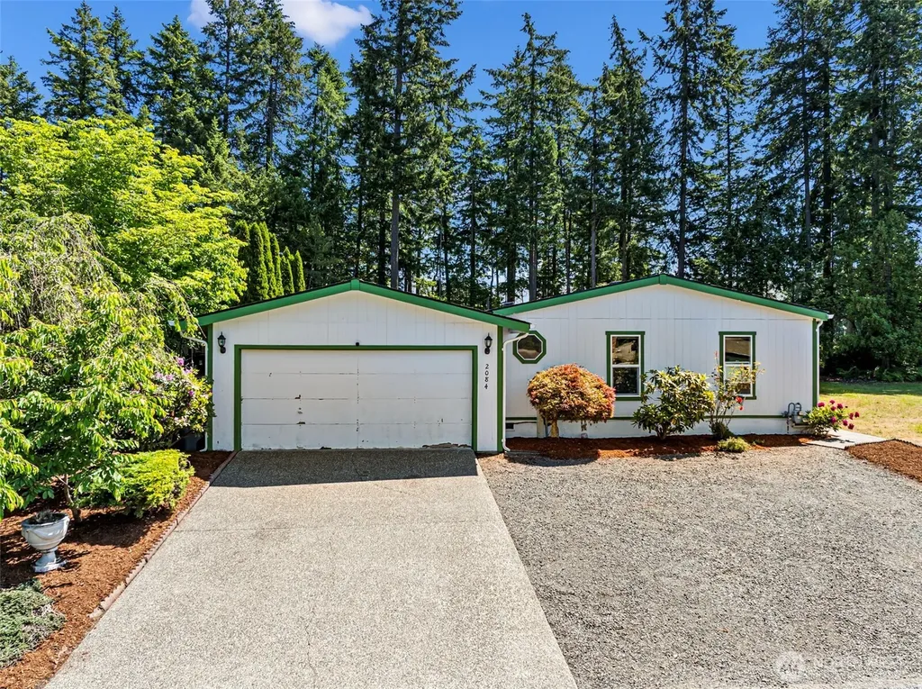 2084 Hastings Lane SE Port Orchard WA 98367