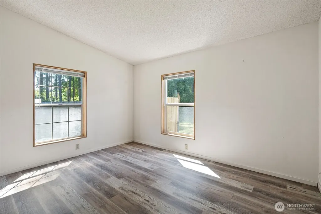 2084 Hastings Lane SE Port Orchard WA 98367