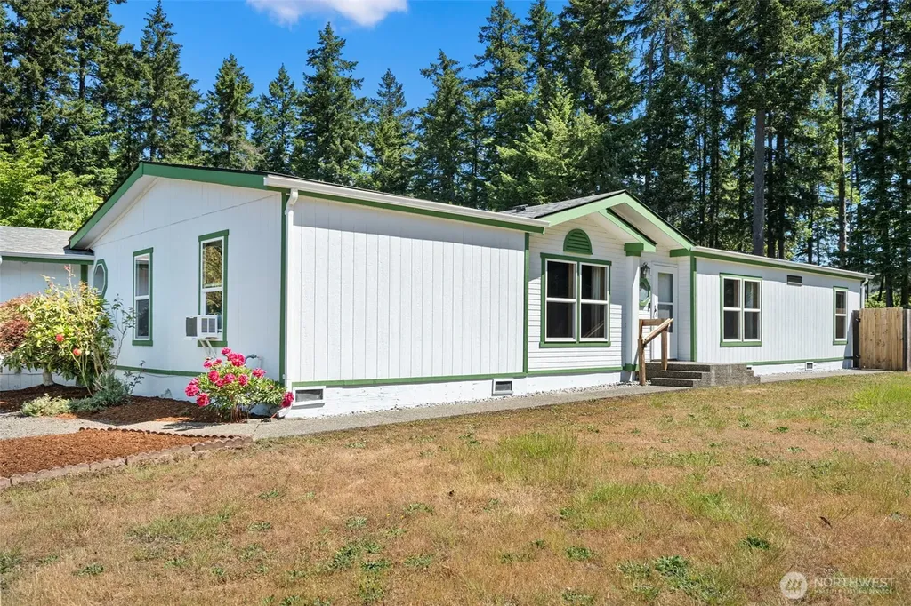 2084 Hastings Lane SE Port Orchard WA 98367