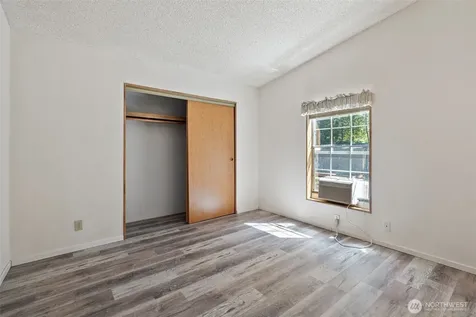 2084 Hastings Lane SE Port Orchard WA 98367