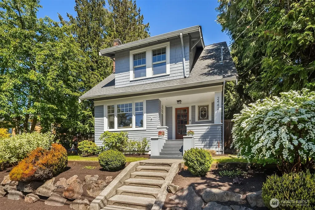 2442 6th W Seattle WA 98119