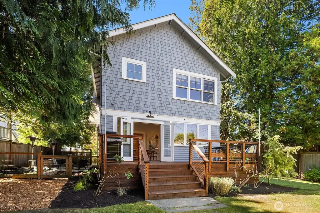 2442 6th W Seattle WA 98119