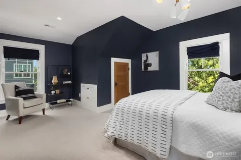 2442 6th W Seattle WA 98119