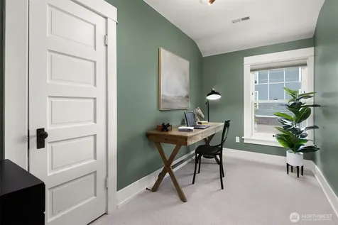 2442 6th W Seattle WA 98119