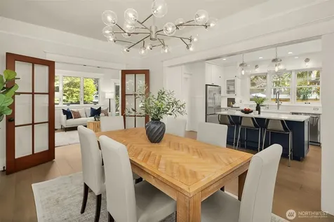 2442 6th W Seattle WA 98119