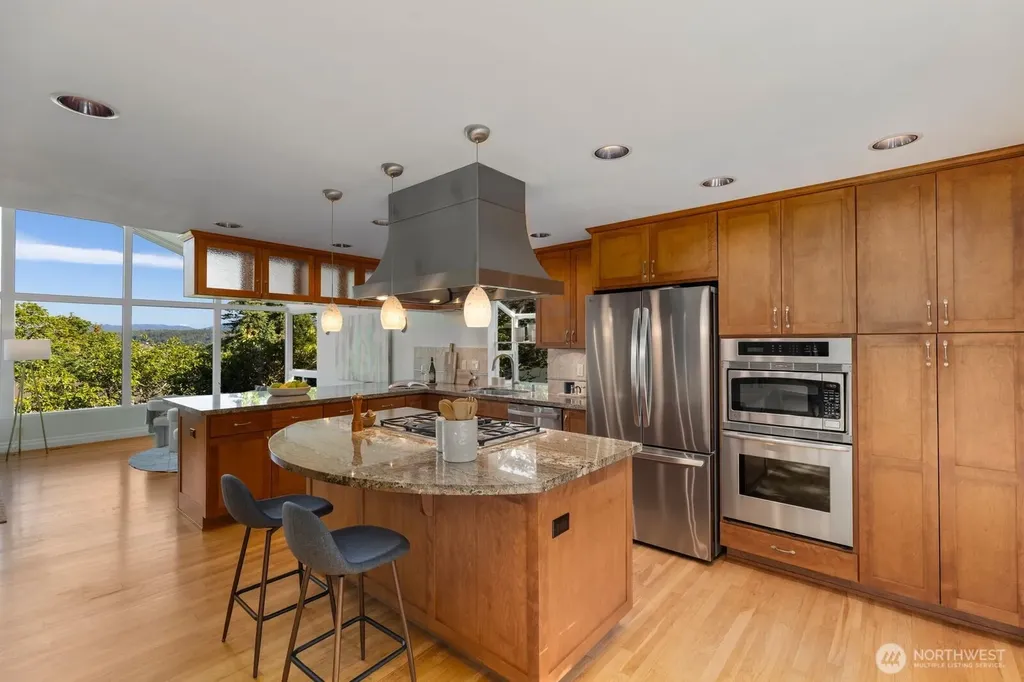 235 174th Place NE Bellevue WA 98008
