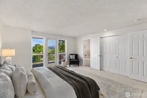 235 174th Place NE Bellevue WA 98008