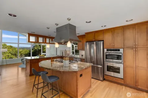 235 174th Place NE Bellevue WA 98008