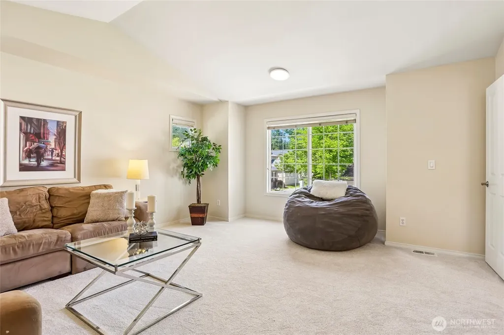 2906 257th Place SE Sammamish WA 98075
