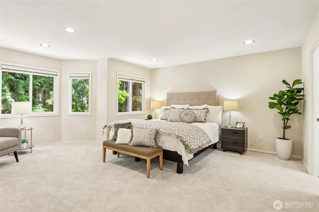 2906 257th Place SE Sammamish WA 98075