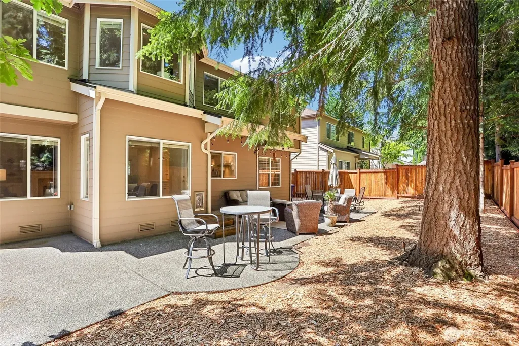 2906 257th Place SE Sammamish WA 98075