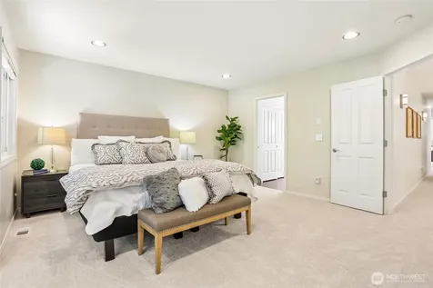 2906 257th Place SE Sammamish WA 98075