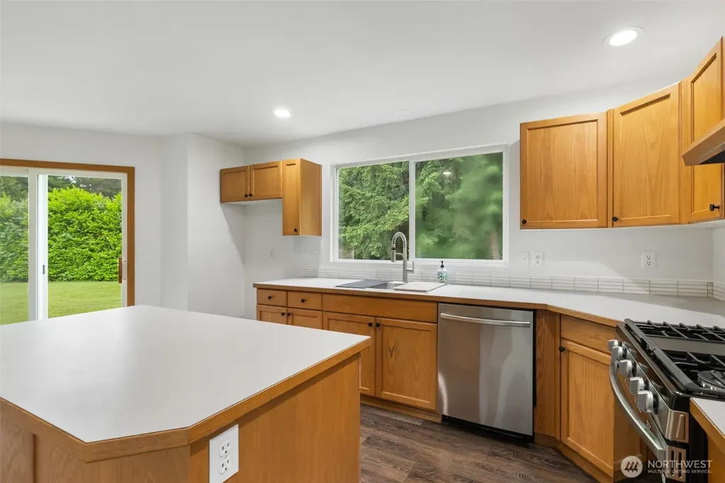 3560 Courtyard Lane Bremerton WA 99310